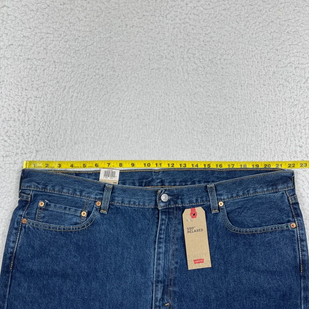 Levis 550 Relaxed Fit Jeans Mens 42x32 Blue Denim Tapered Leg NWT 005504886